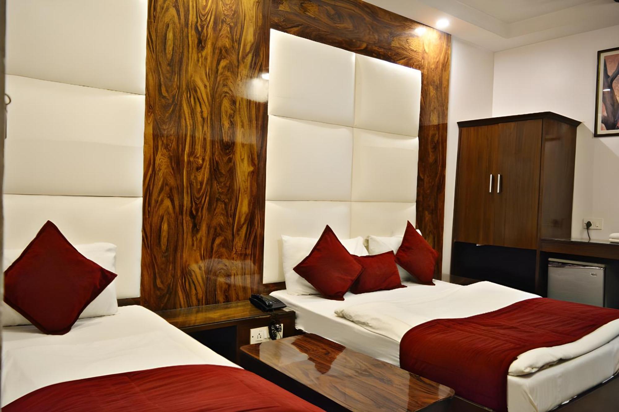 Hotel Sun International New Delhi Extérieur photo